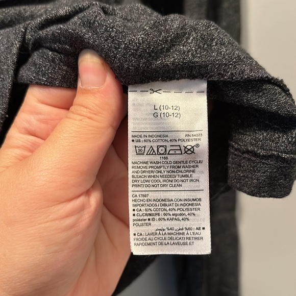 3/$5🌷 Old Navy Youth Large Pullover - Picture 4 of 6